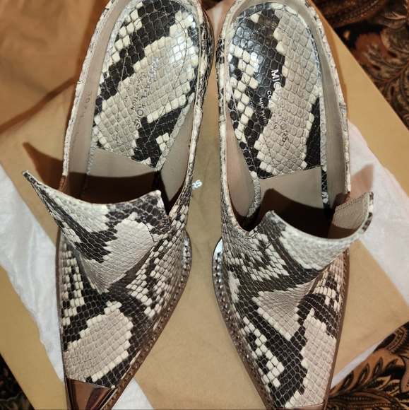 Michael Kors Python Snakeskin Boots US	   EU	     Inches6	     36.5	   8.87 - Picture 10 of 16